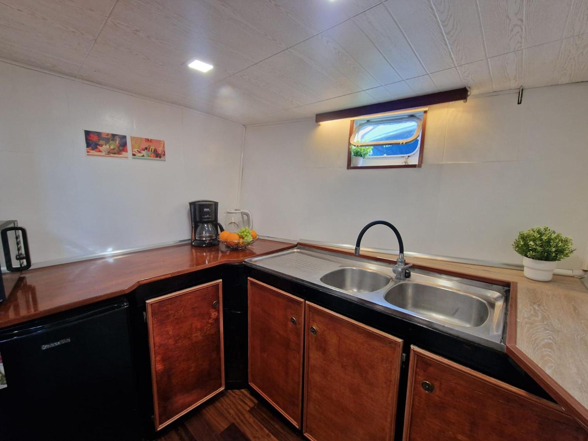 Botel Classic Boat Barcelona