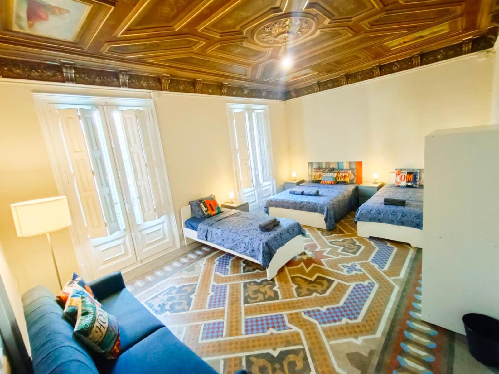 Private By Plaza Catalunya Hostal