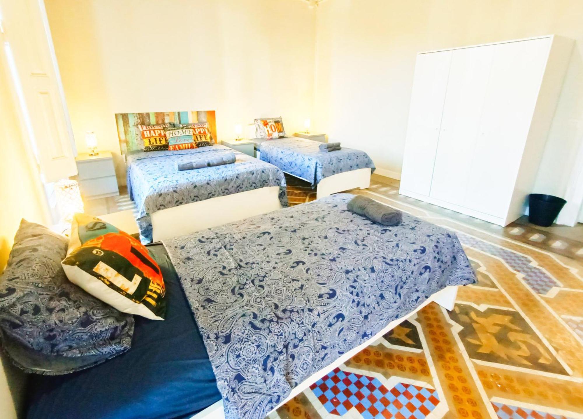 Private By Plaza Catalunya Hostal