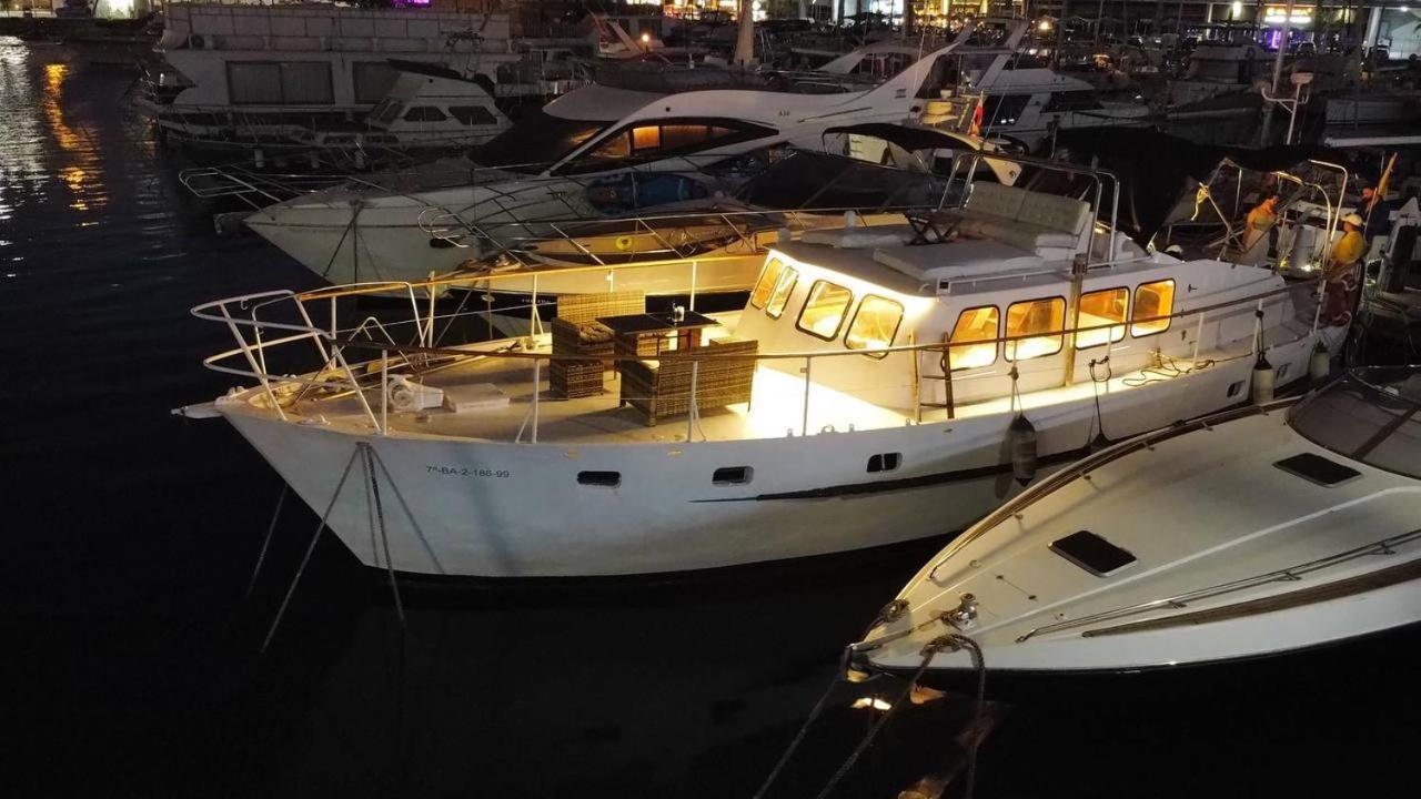 Botel Classic Boat Barcelona