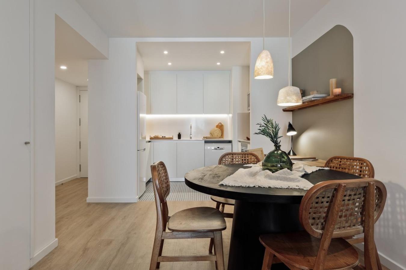 Eboli - 3 Bedrooms, Balcony And Terrace In Ciutat Vella Barcelona