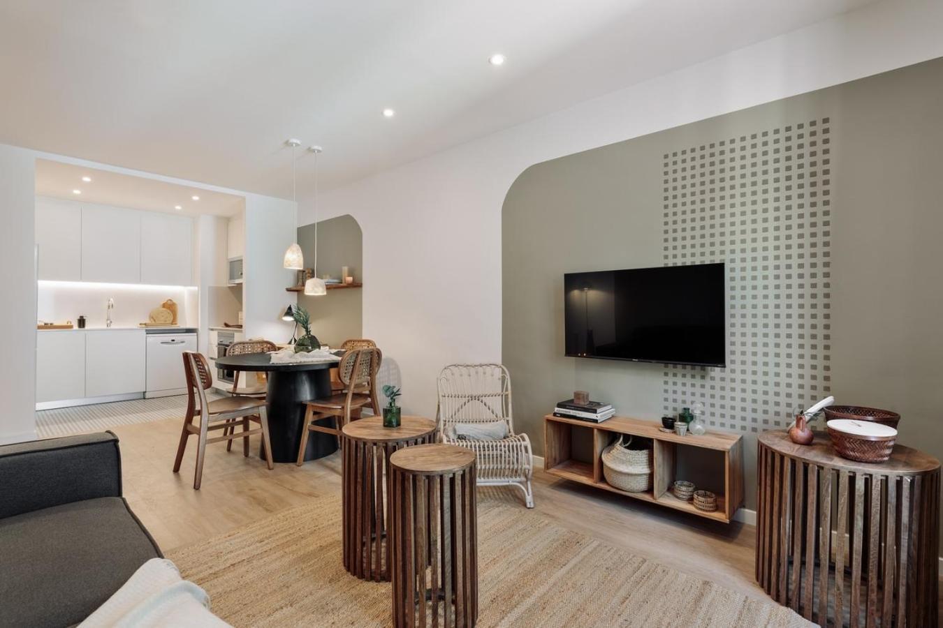 Eboli - 3 Bedrooms, Balcony And Terrace In Ciutat Vella Apartamento *