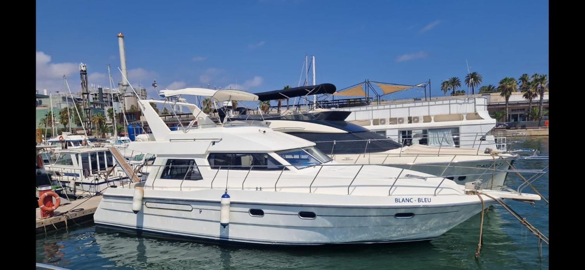 Hotel en barco Yate En Port Forum