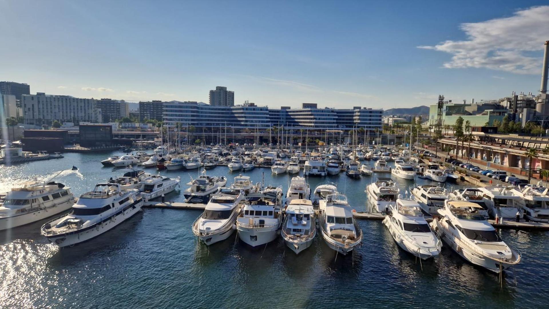Yate En Port Forum Hotel en barco