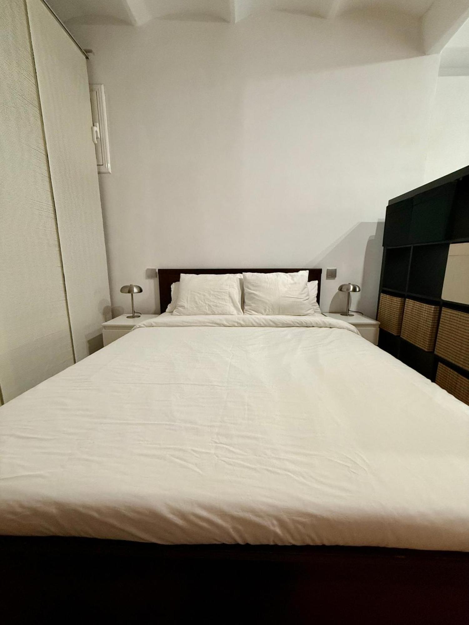 Newly Renovated Stylish Eixample - Great Location *