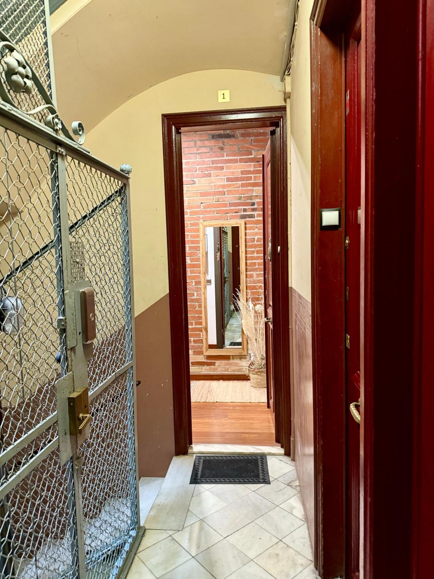 Newly Renovated Stylish Eixample - Great Location
