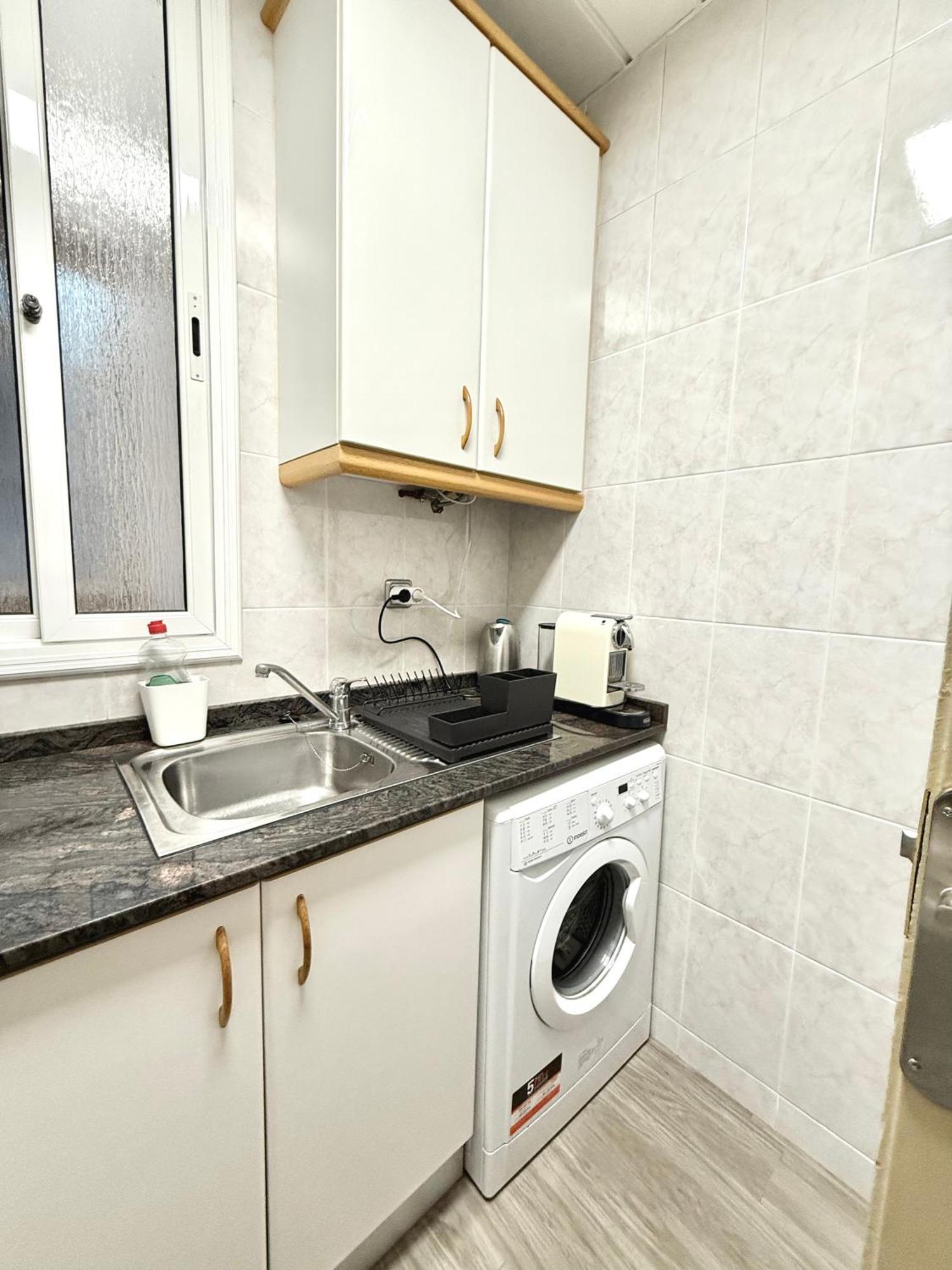 Newly Renovated Stylish Eixample - Great Location Apartamento