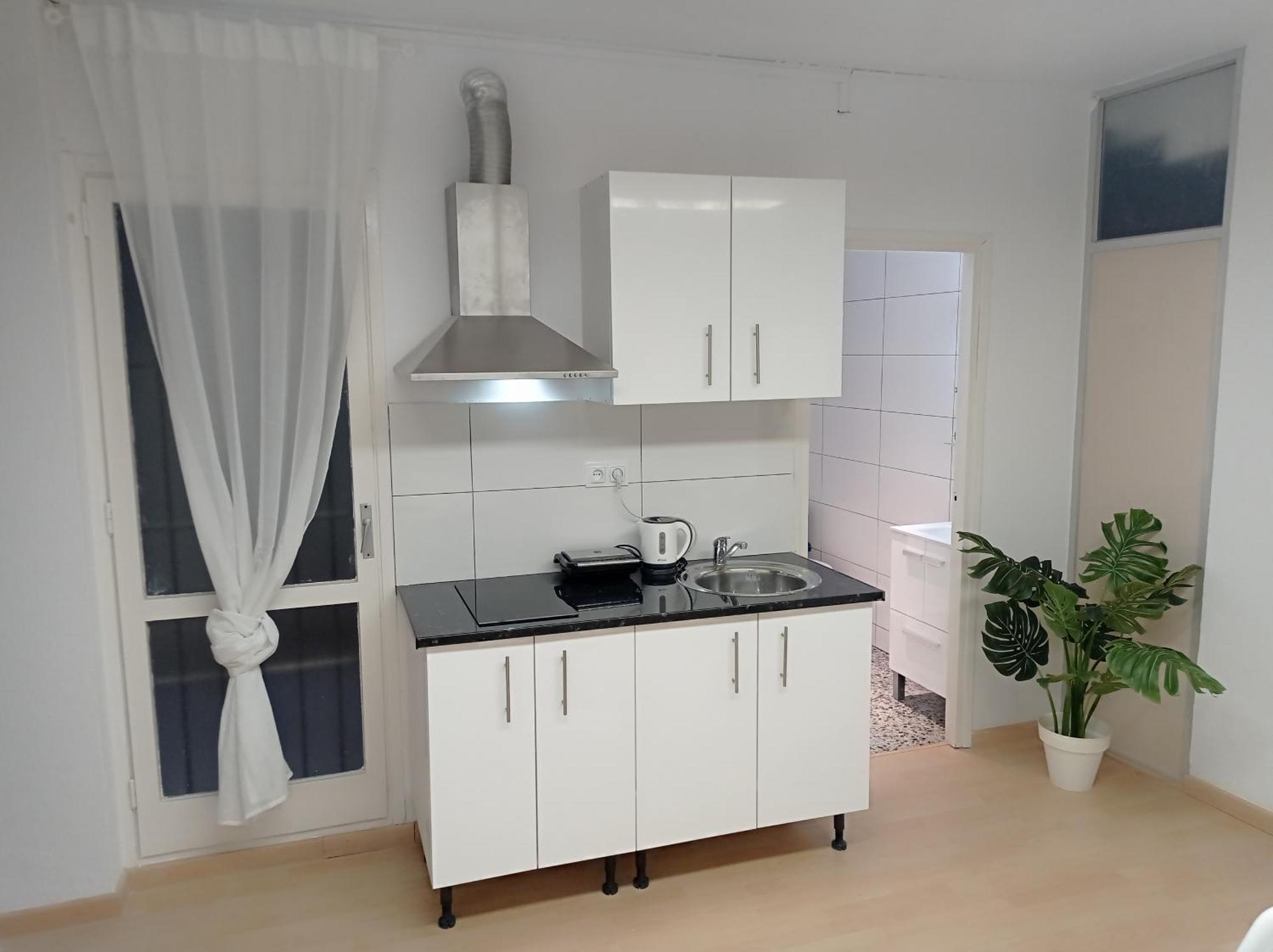 Sunny Central Double Bed Metro L5 - L1 * Barcelona