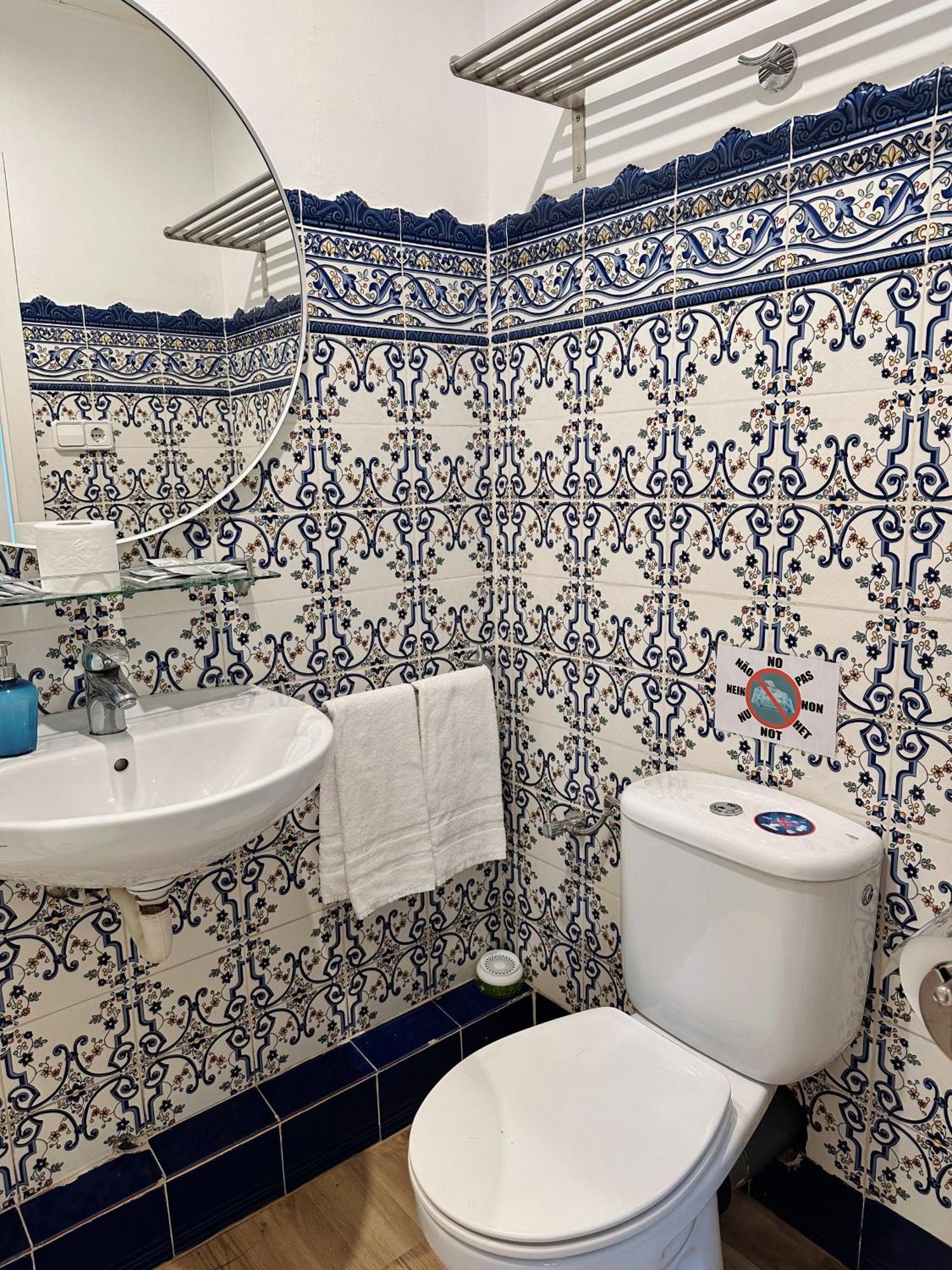 Casa Consell Gran Via, Guest house