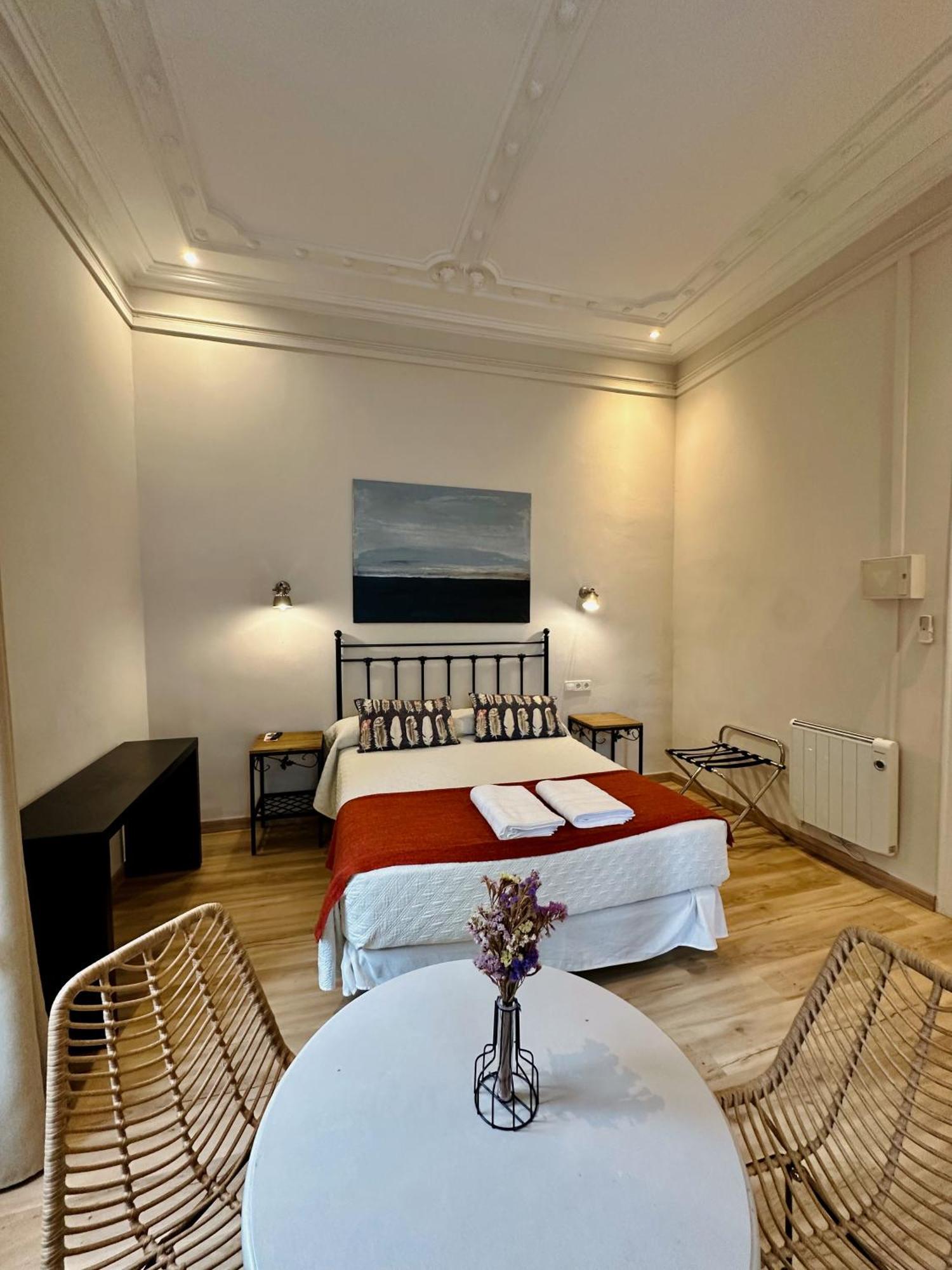 Casa Consell Gran Via, Guest house