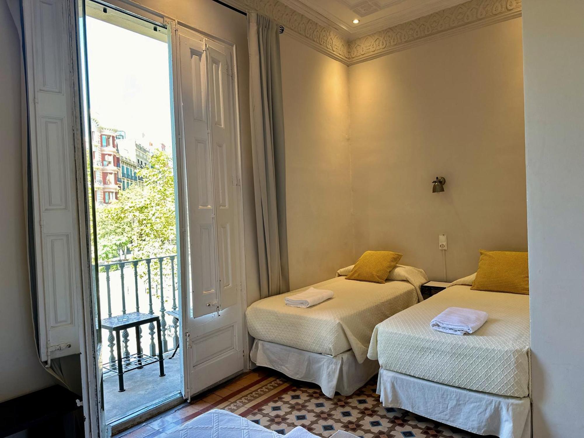 Casa Consell Gran Via, Guest house 2*