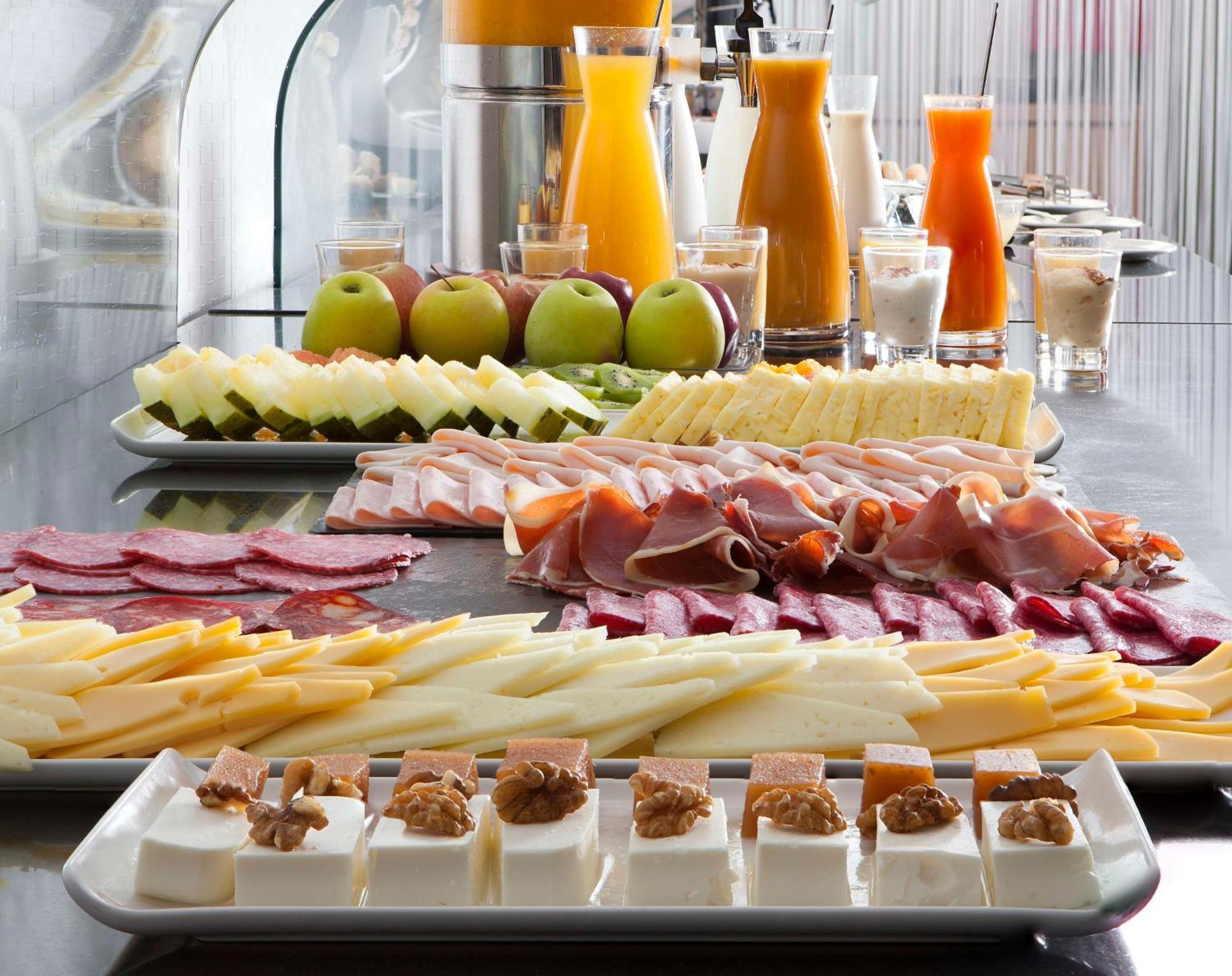 Hotel Nh Entenza 3*