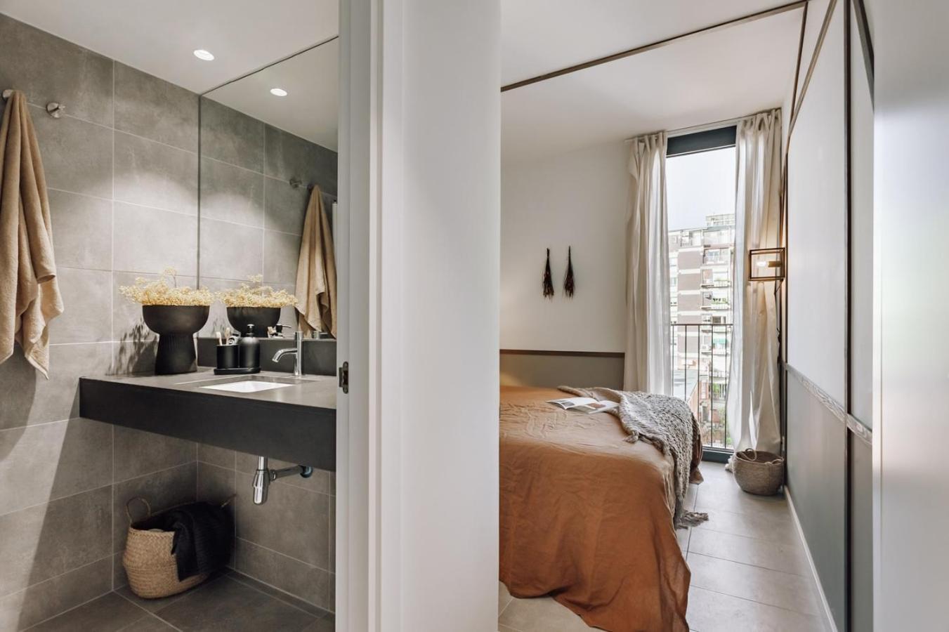 Botijo - 2 Bedrooms In Eixample Esquerra Barcelona