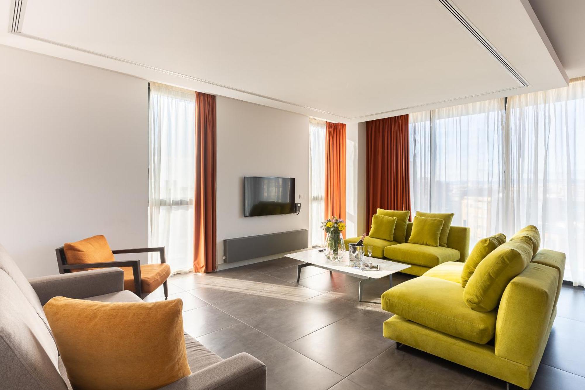 Cosmo Sants Apartment