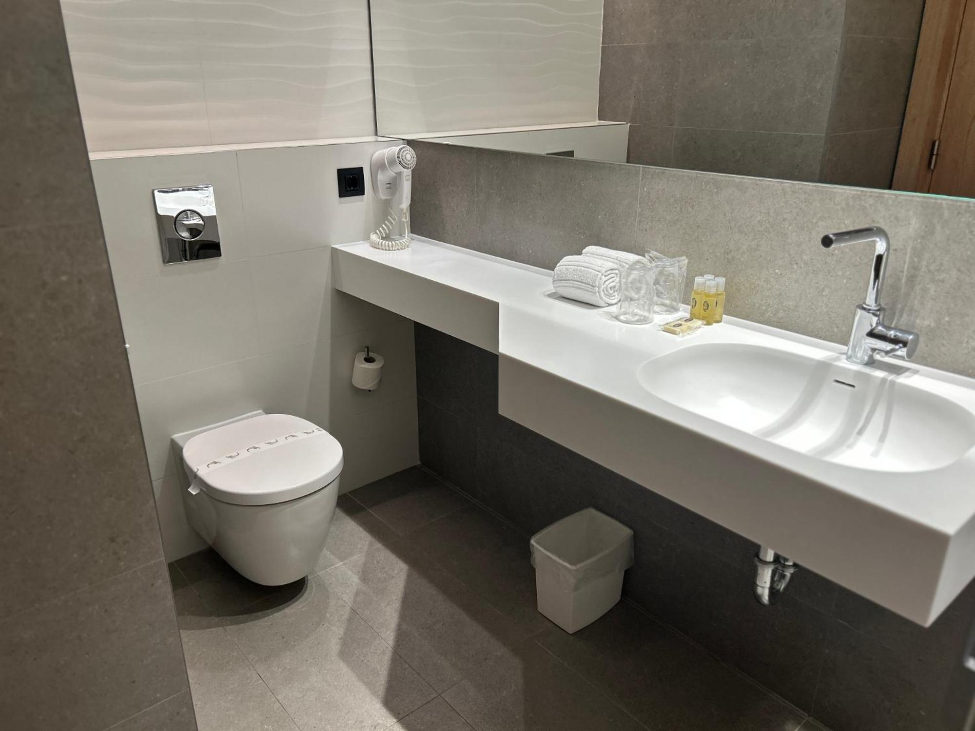 Chi Hotel 3*