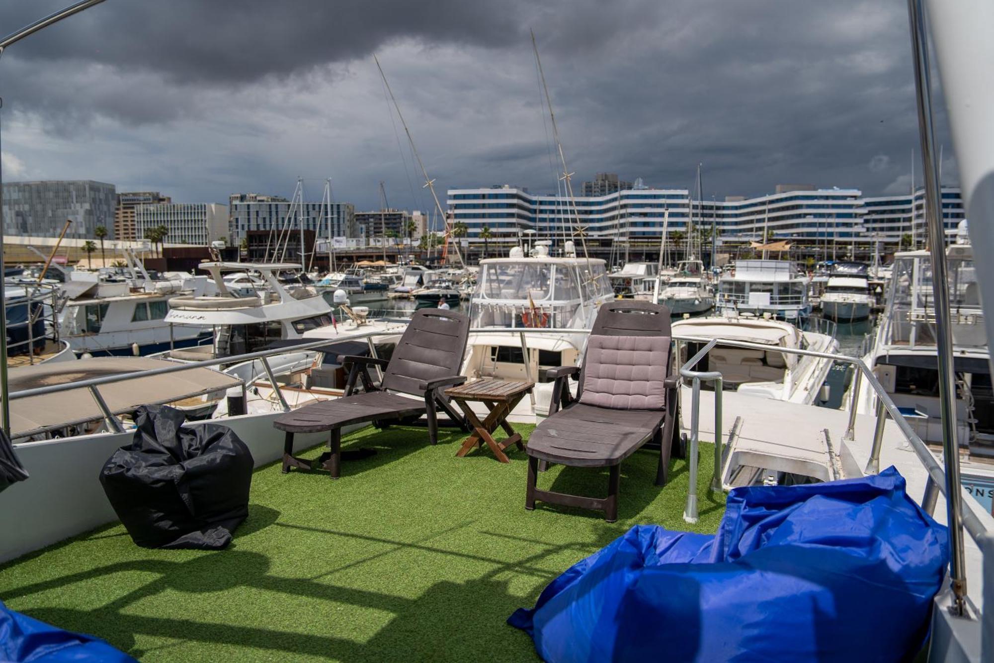 Aloha Boat Hotel en barco *