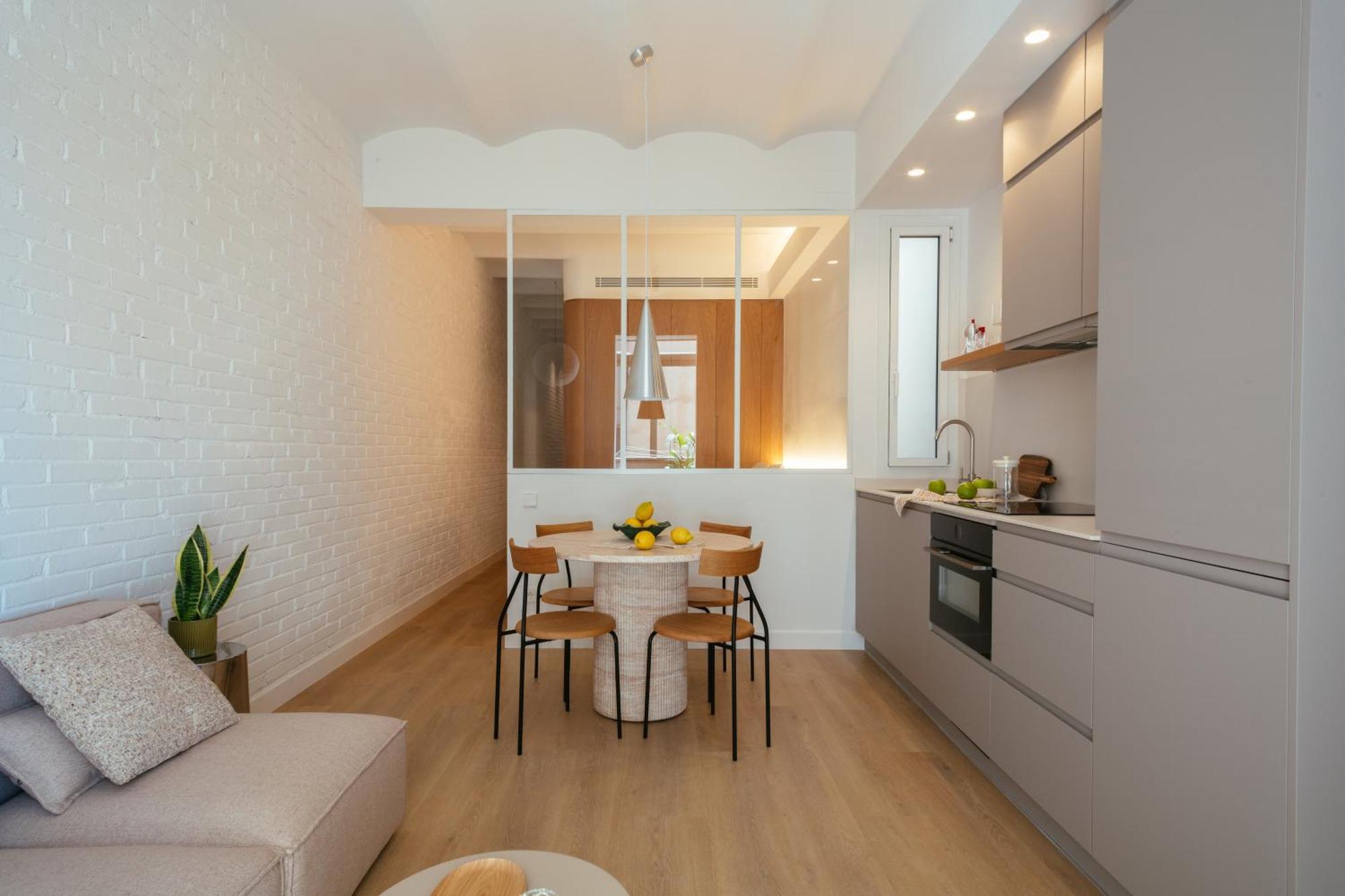 Newly Renovated Stylish Eixample - Great Location * Barcelona