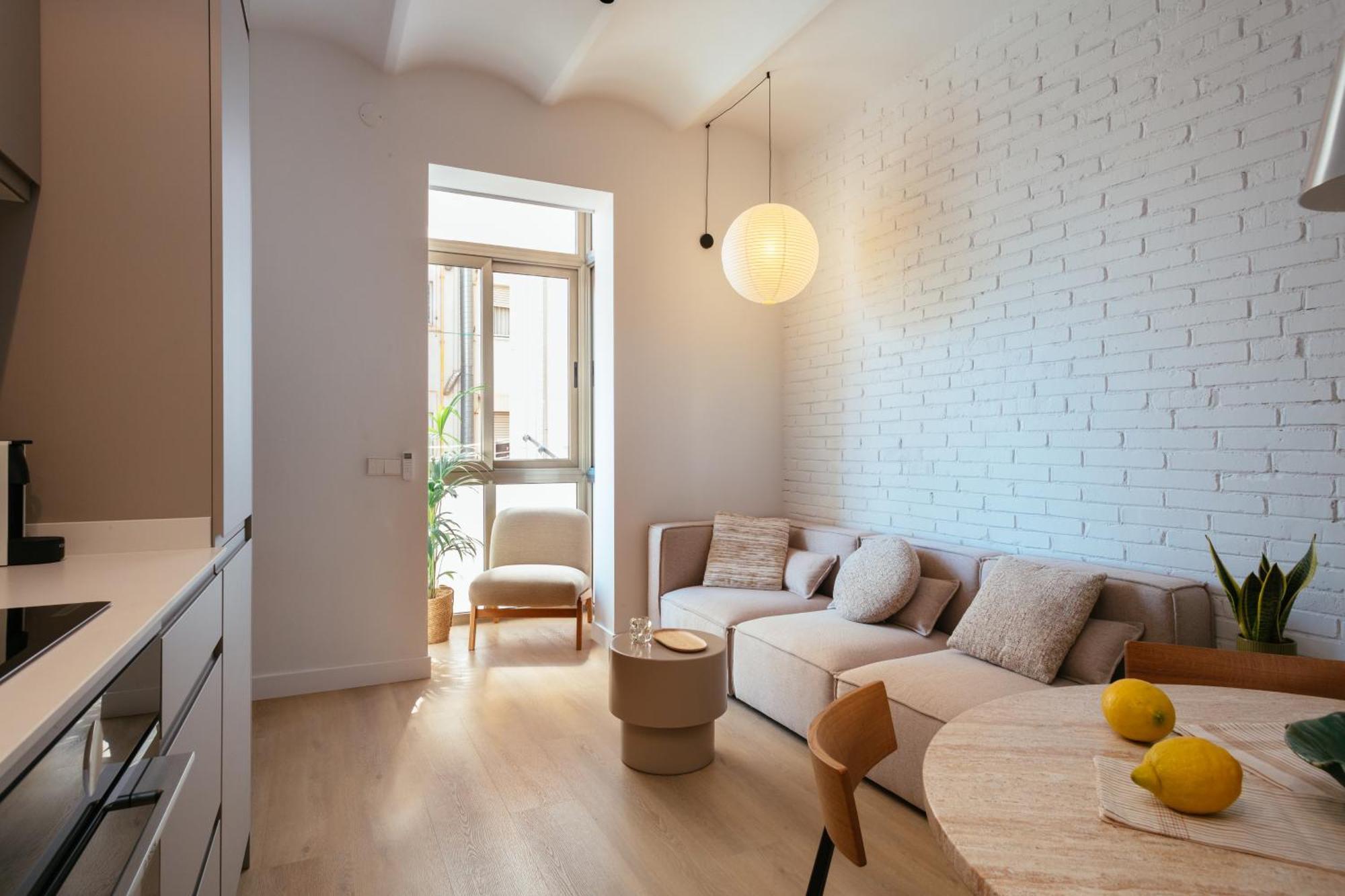 Newly Renovated Stylish Eixample - Great Location * Barcelona