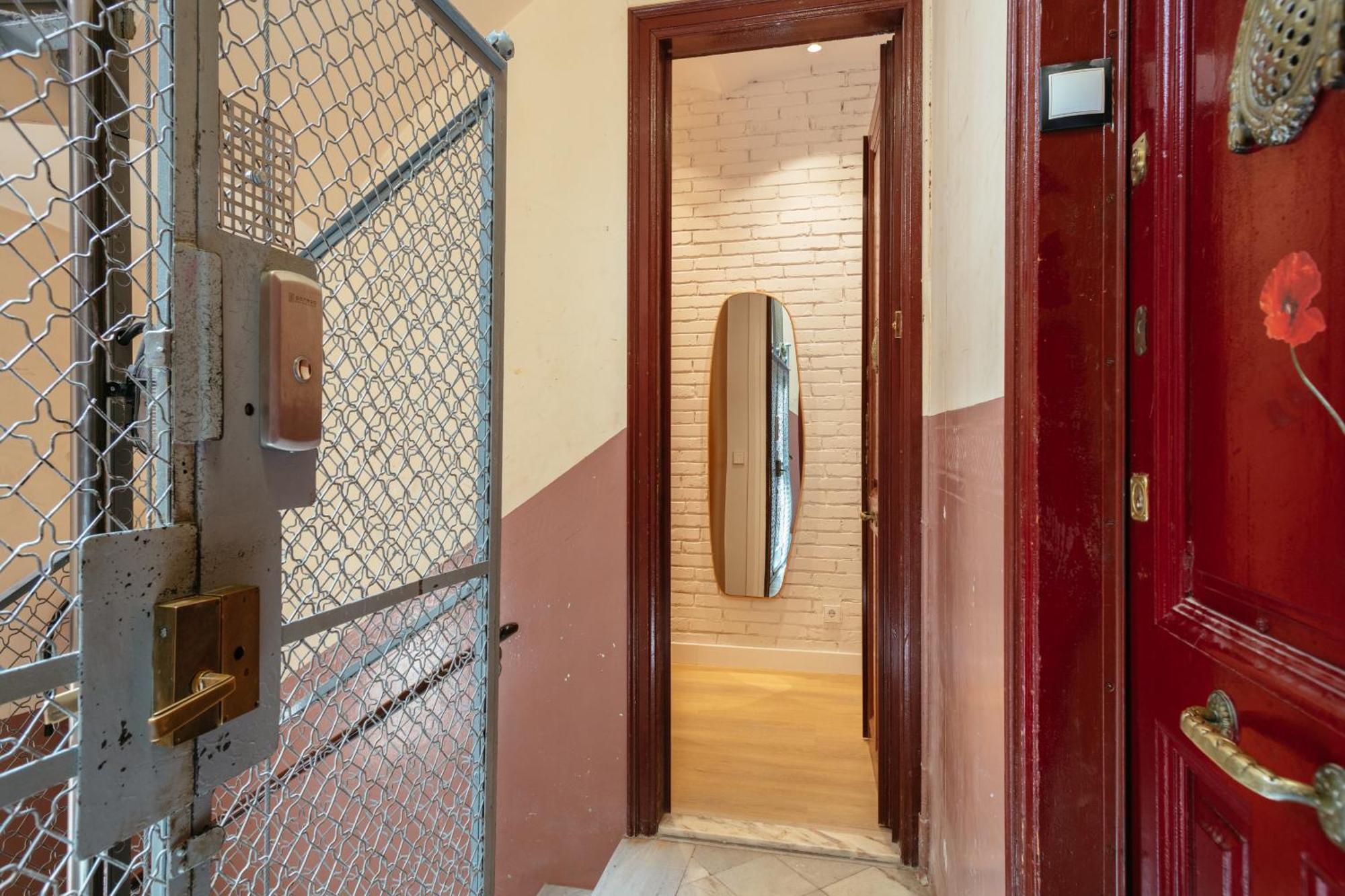 Newly Renovated Stylish Eixample - Great Location *