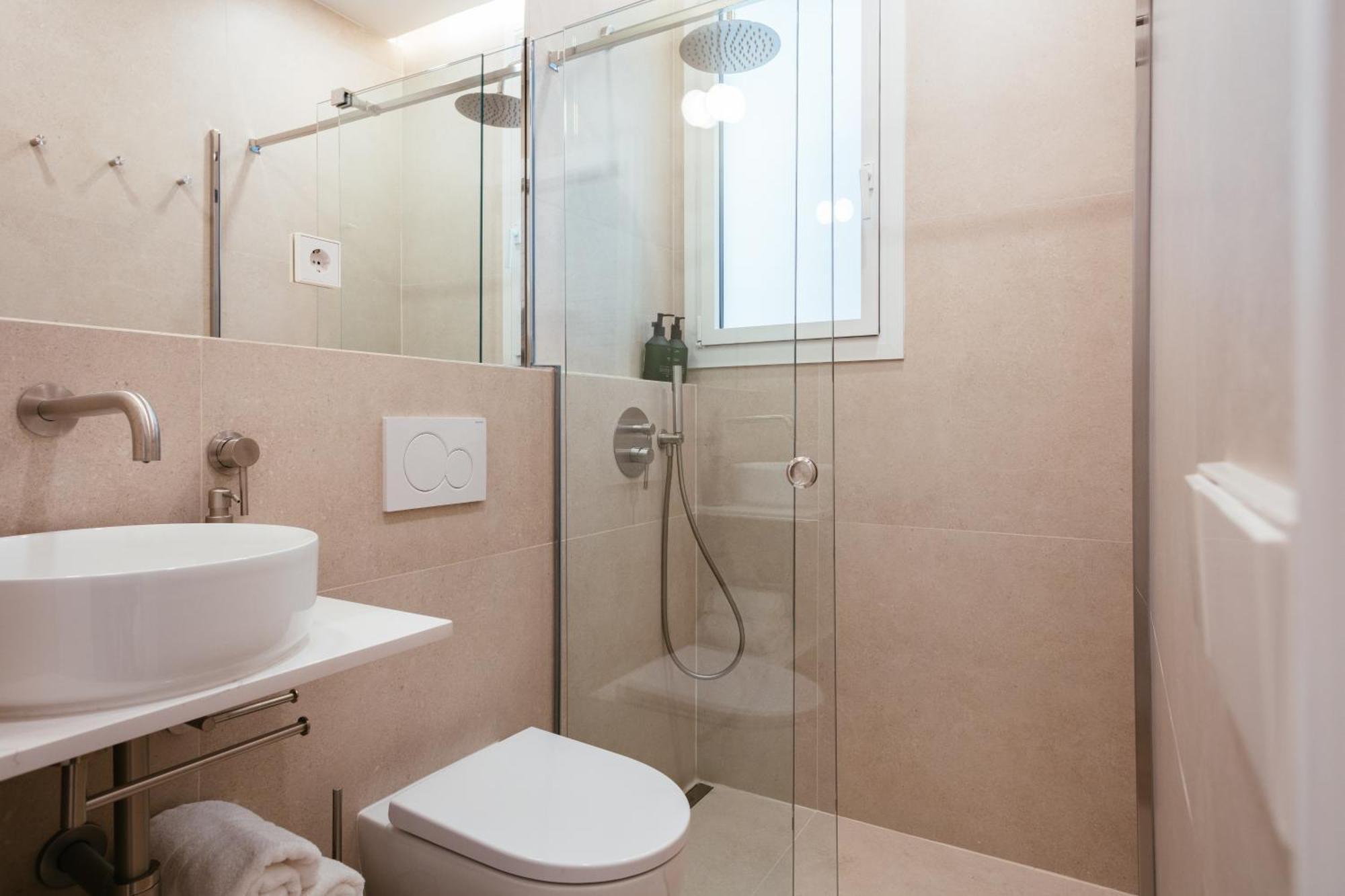 Apartamento Newly Renovated Stylish Eixample - Great Location Barcelona