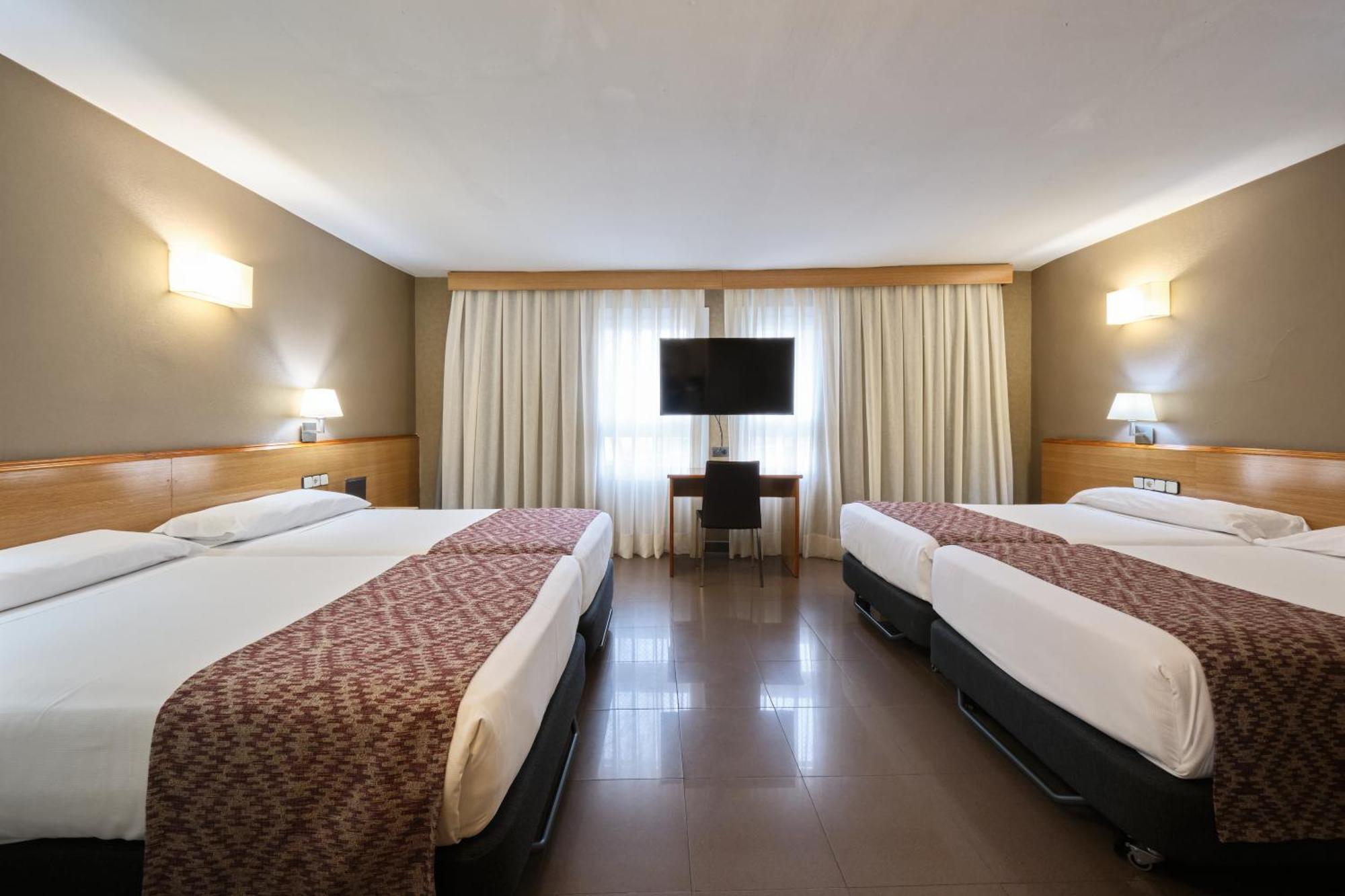 Hotel Catalonia Park Güell 3*