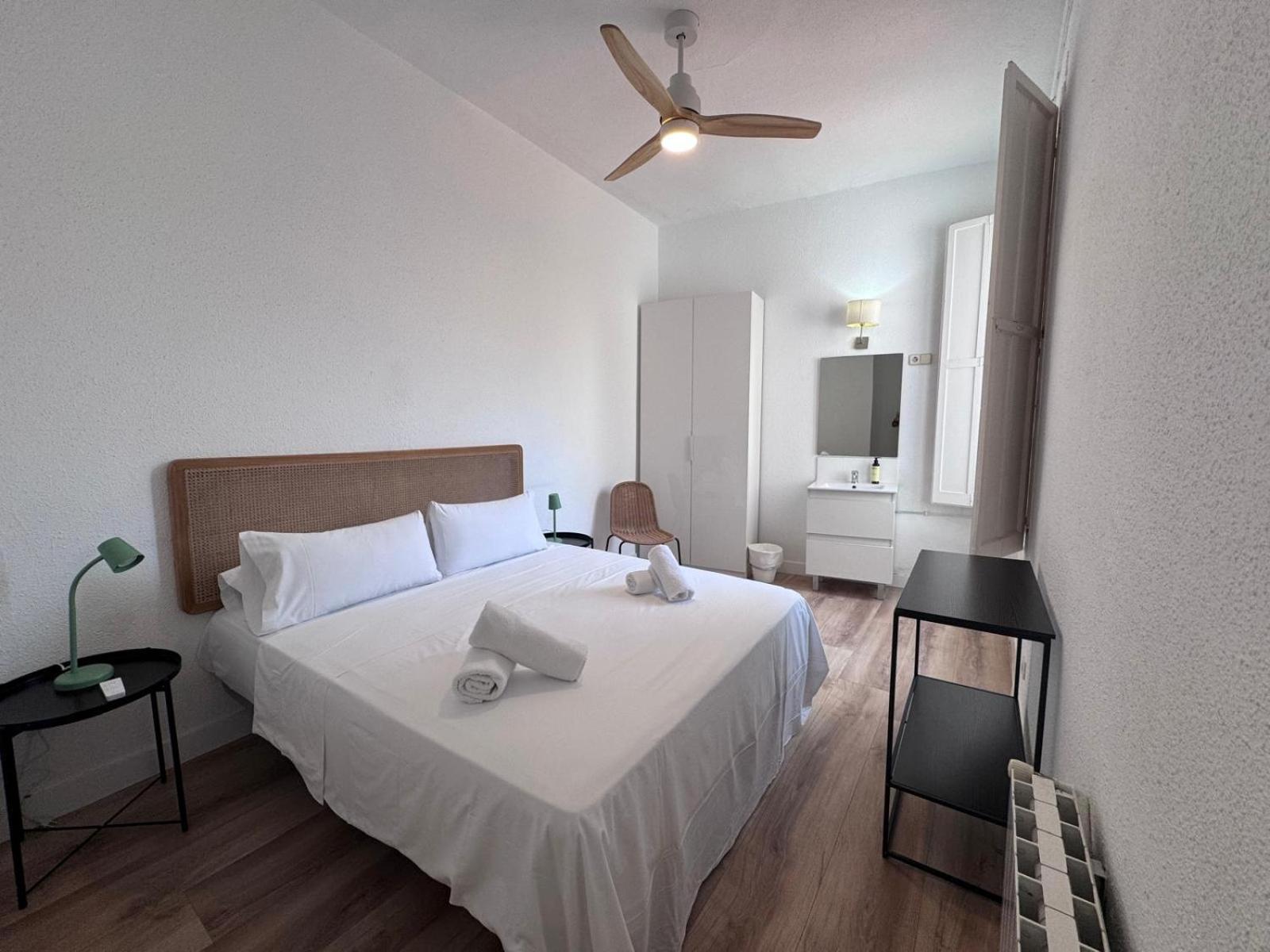 Calma House Guest house *