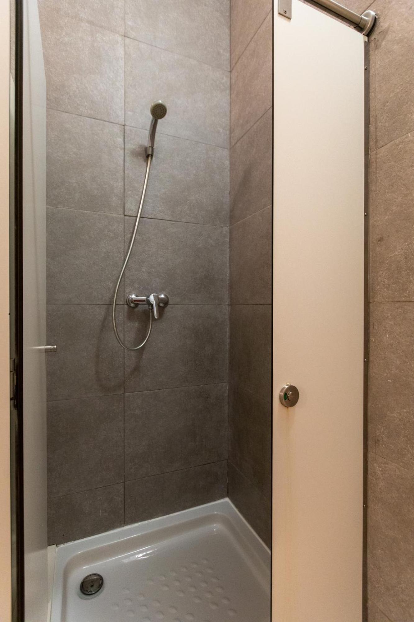 B21-apartamento Modernista Grupos Apartment