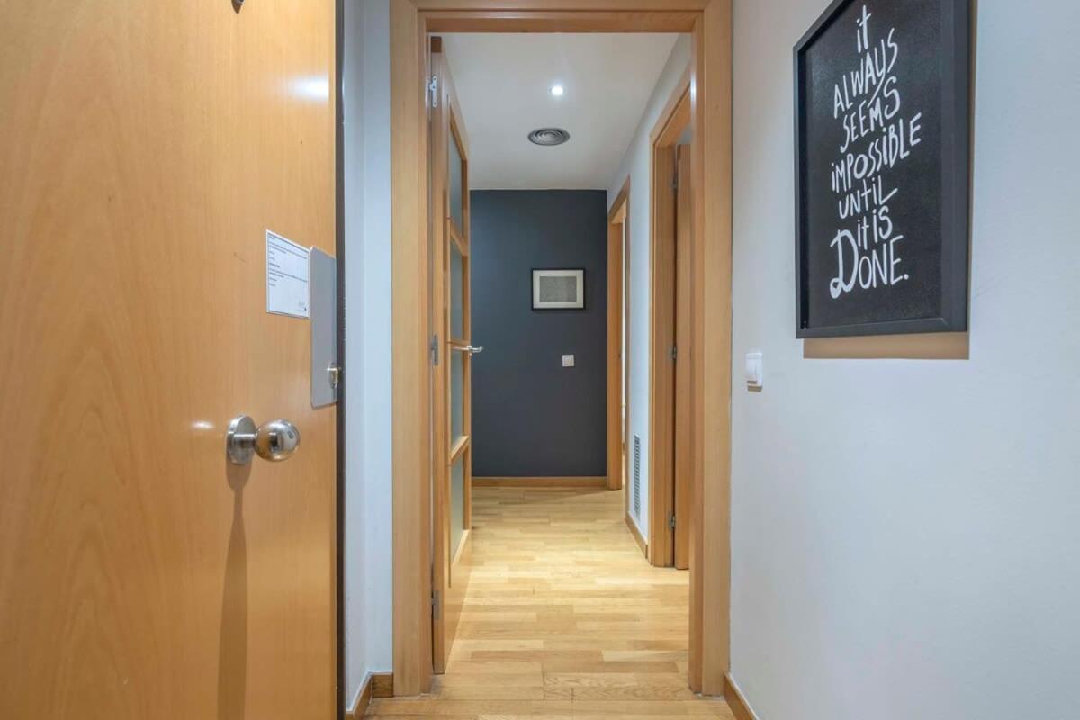 Apartamento 2 Bedroom With Balcony In Eixample 3-2 Barcelona