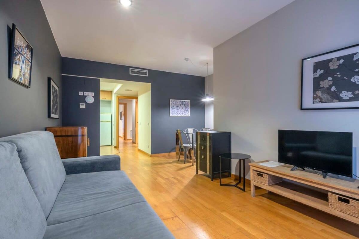 Apartamento 2 Bedroom With Balcony In Eixample 3-2 Barcelona
