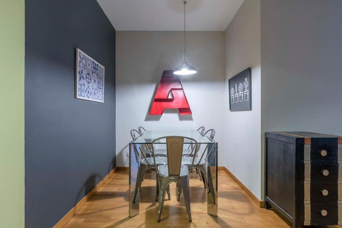 2 Bedroom With Balcony In Eixample 3-2 *