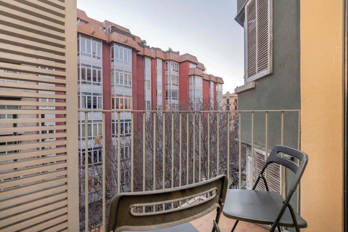 2 Bedroom With Balcony In Eixample 3-2 * Barcelona