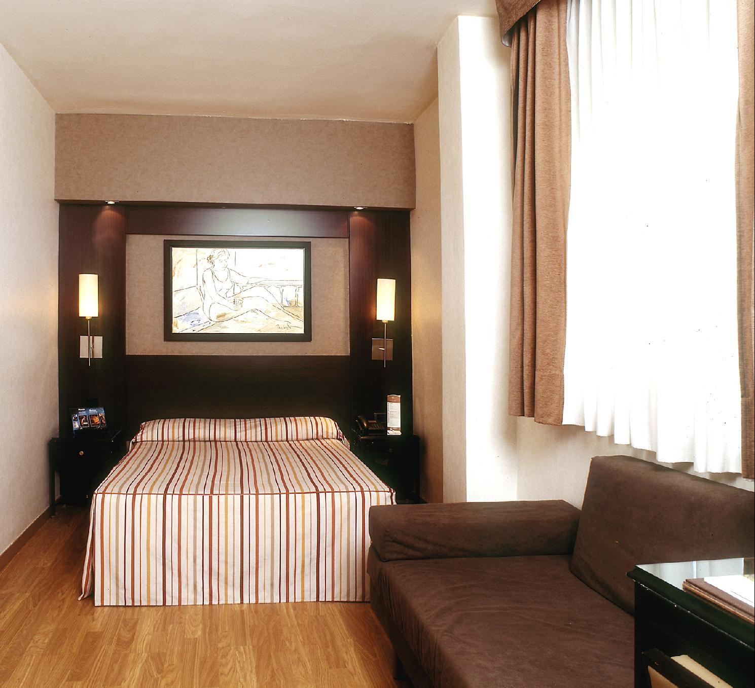Hotel Catalonia Mikado