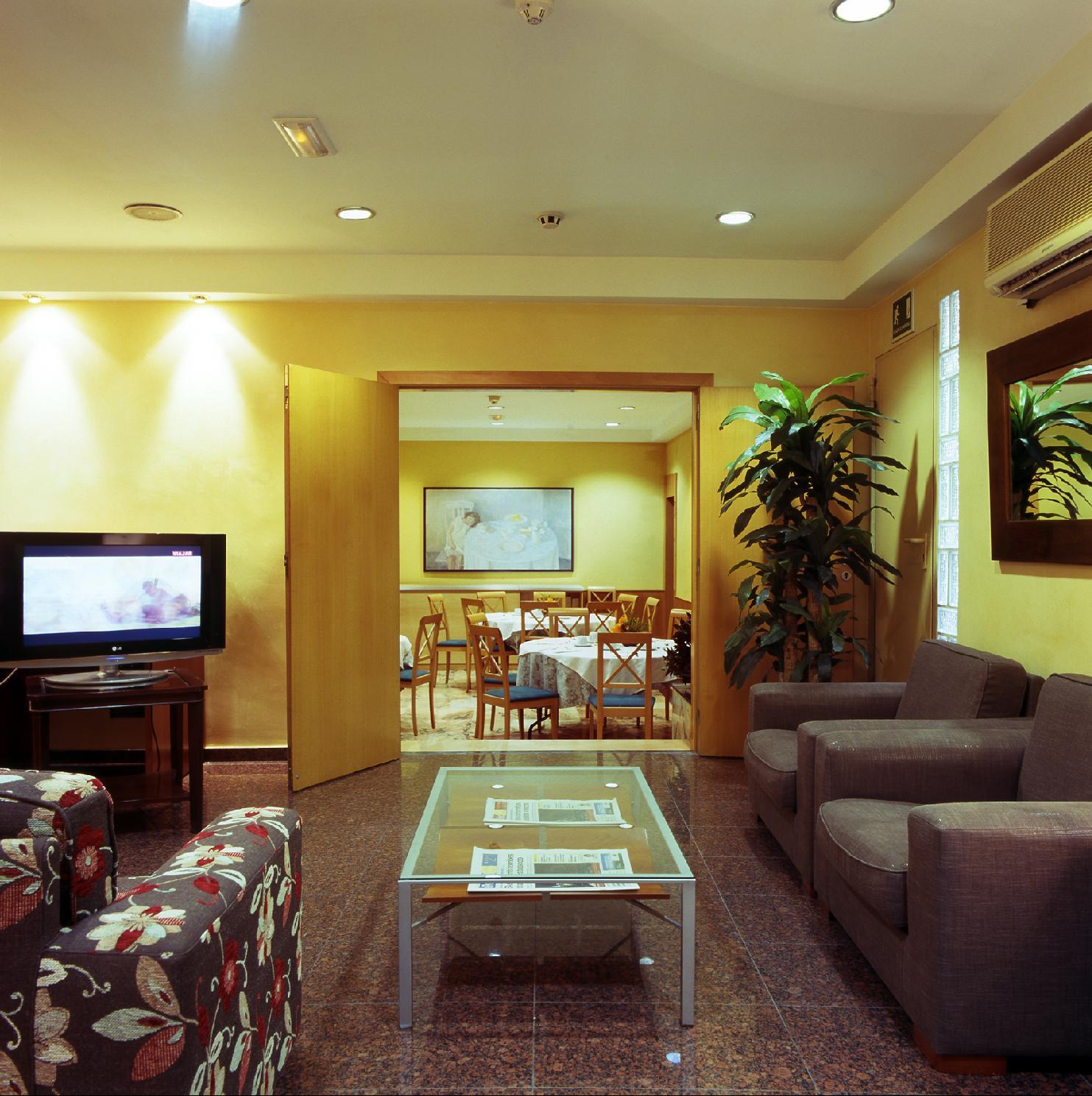 Catalonia Castellnou Hotel 3*