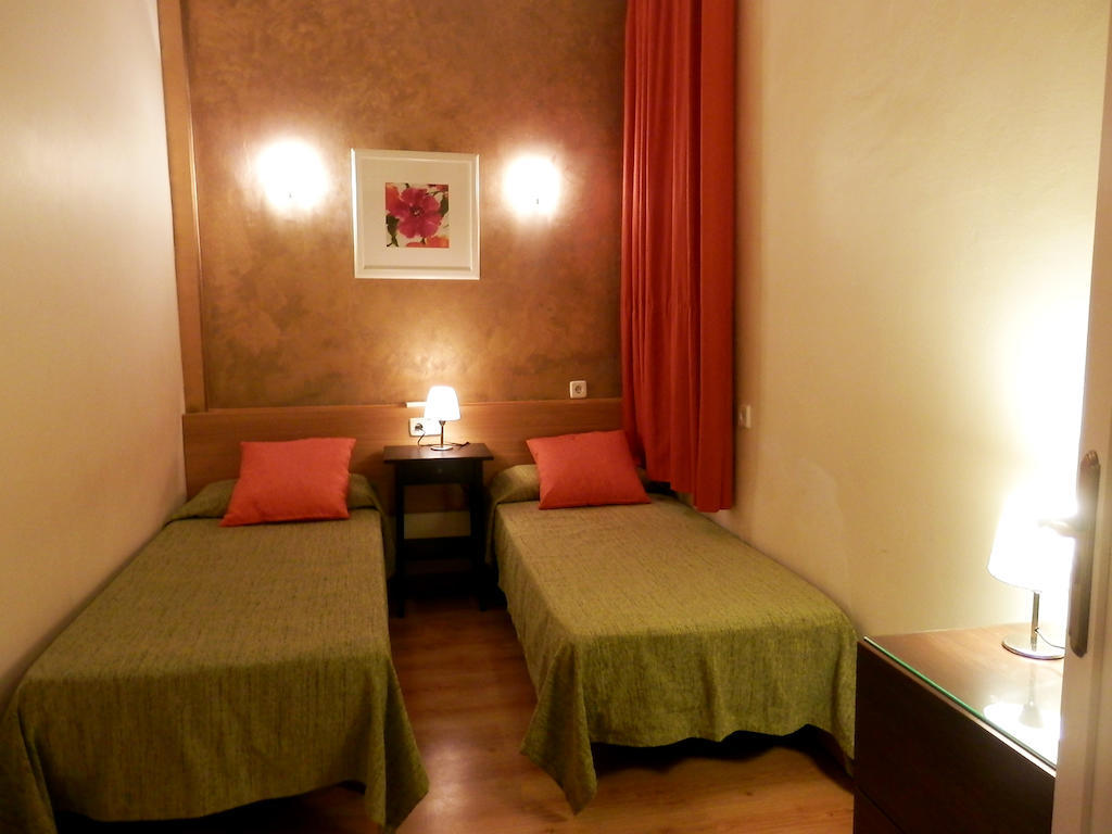 Hostal Garden *