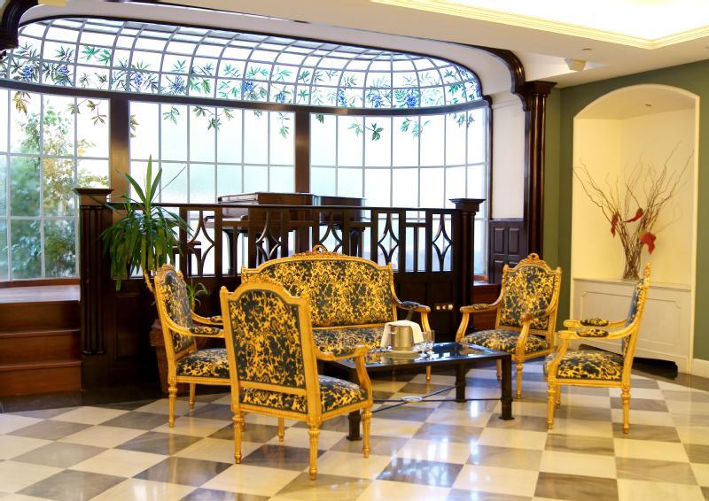 Hotel Oriente Atiram