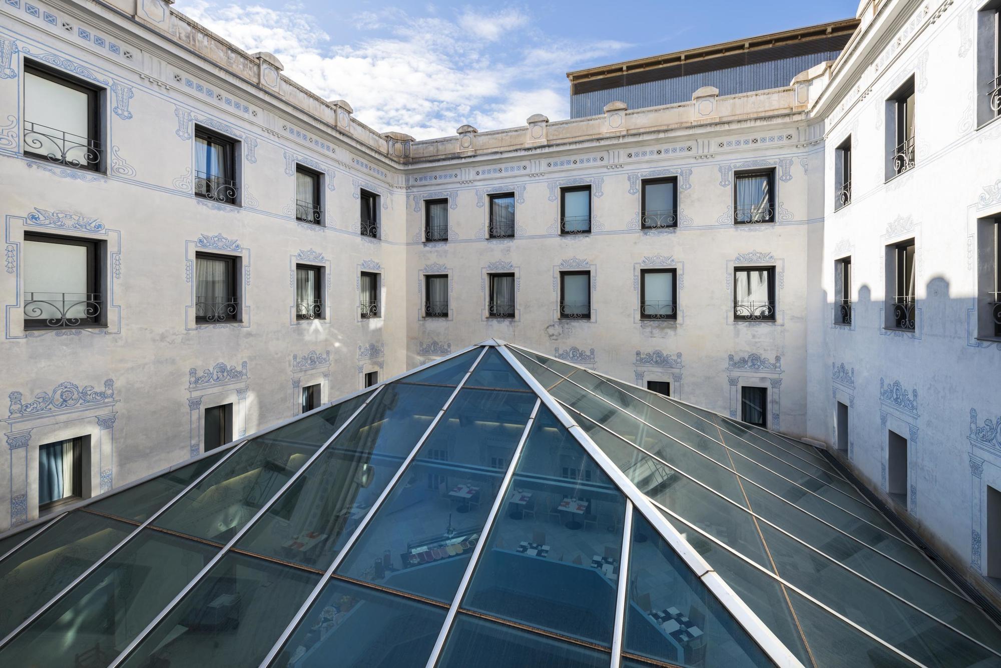 Oriente Atiram Barcelona