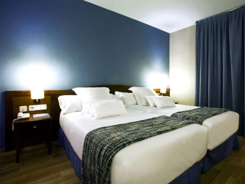 Pol & Grace Hotel