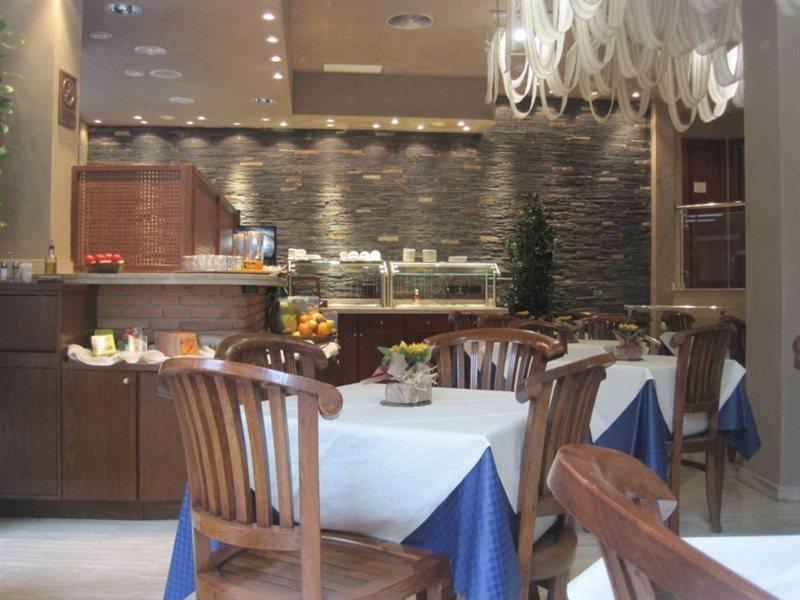 Pol & Grace Hotel 4*