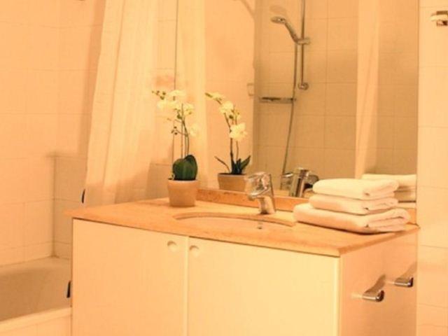 Yays Sagrera Boutique Apartamento *