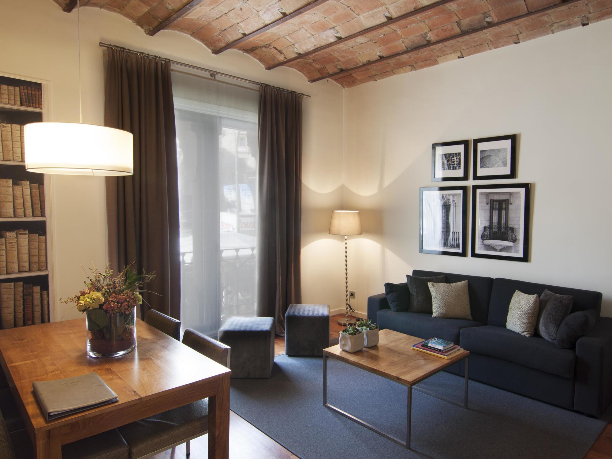 Sixtyfour Apartment *