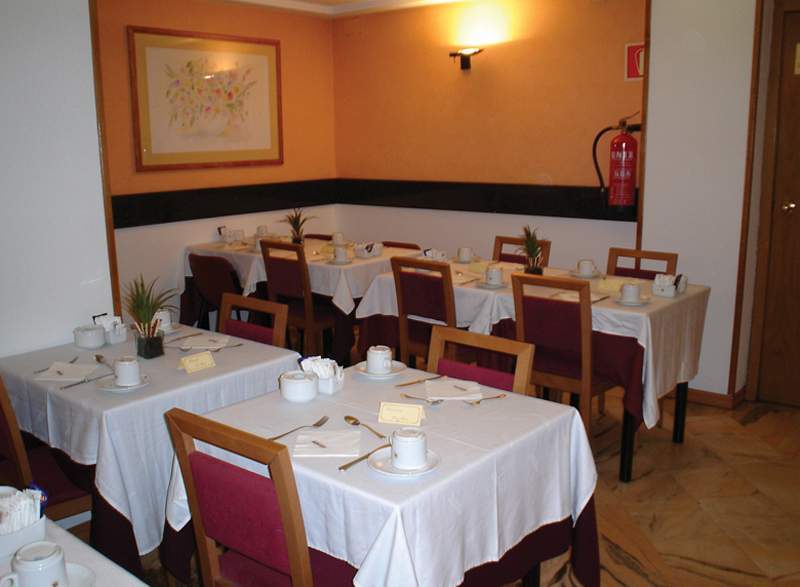 Catalonia Albeniz Hotel 3*