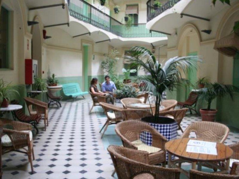 Peninsular Hotel *