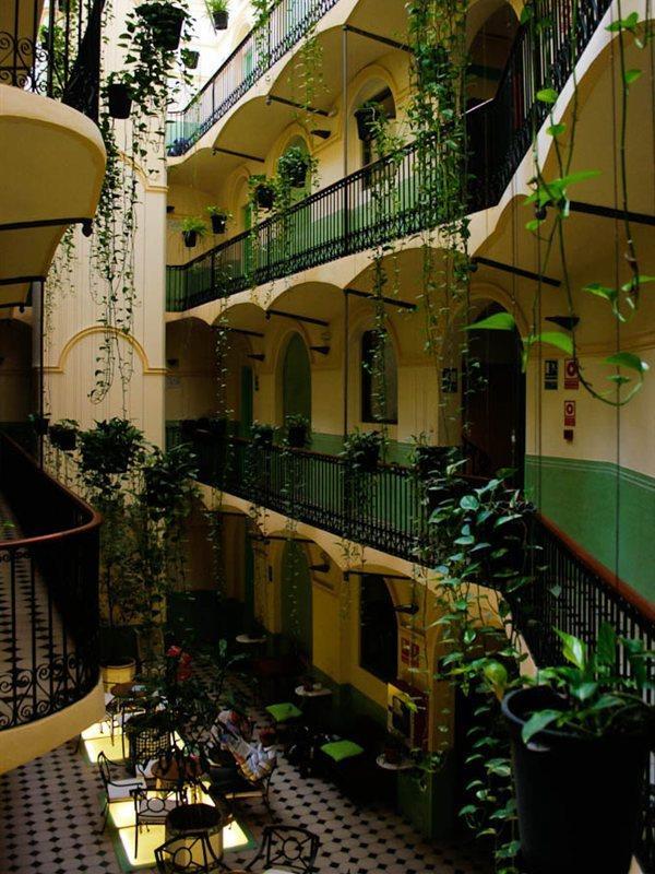 Peninsular * Barcelona
