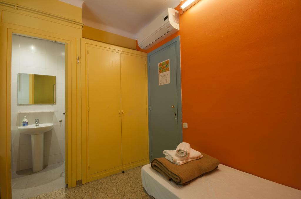 Hostal Residencia Albergue Studio Barcelona