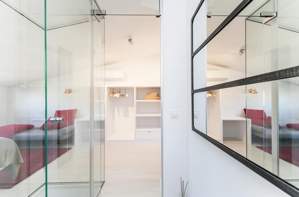 Penthouse Private Terrace Sustainable Keyless Access *