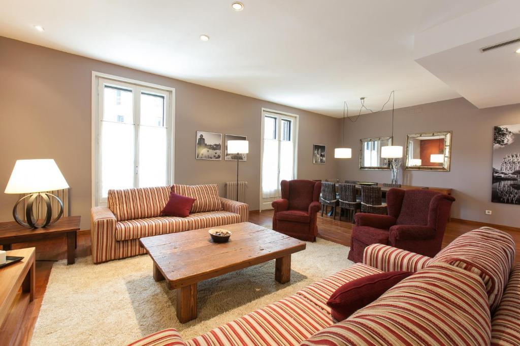 Serennia Ramblas - Placa Catalunya Apartamento *