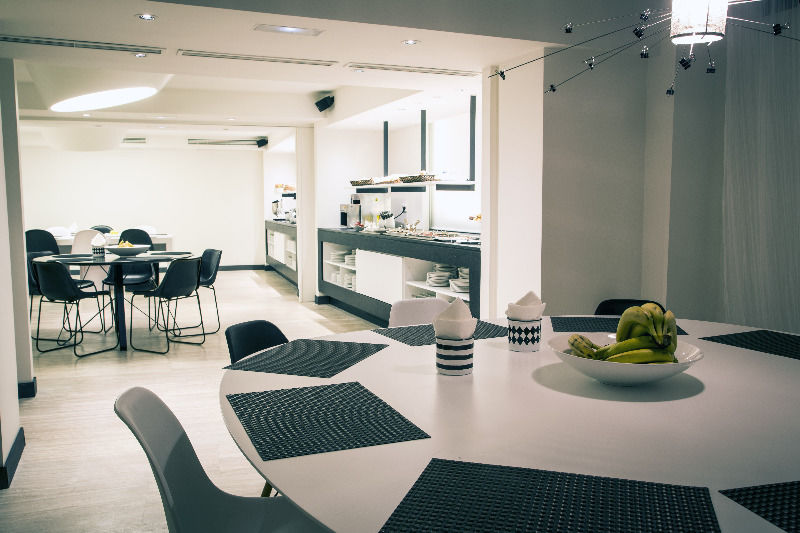 Pol & Grace Hotel