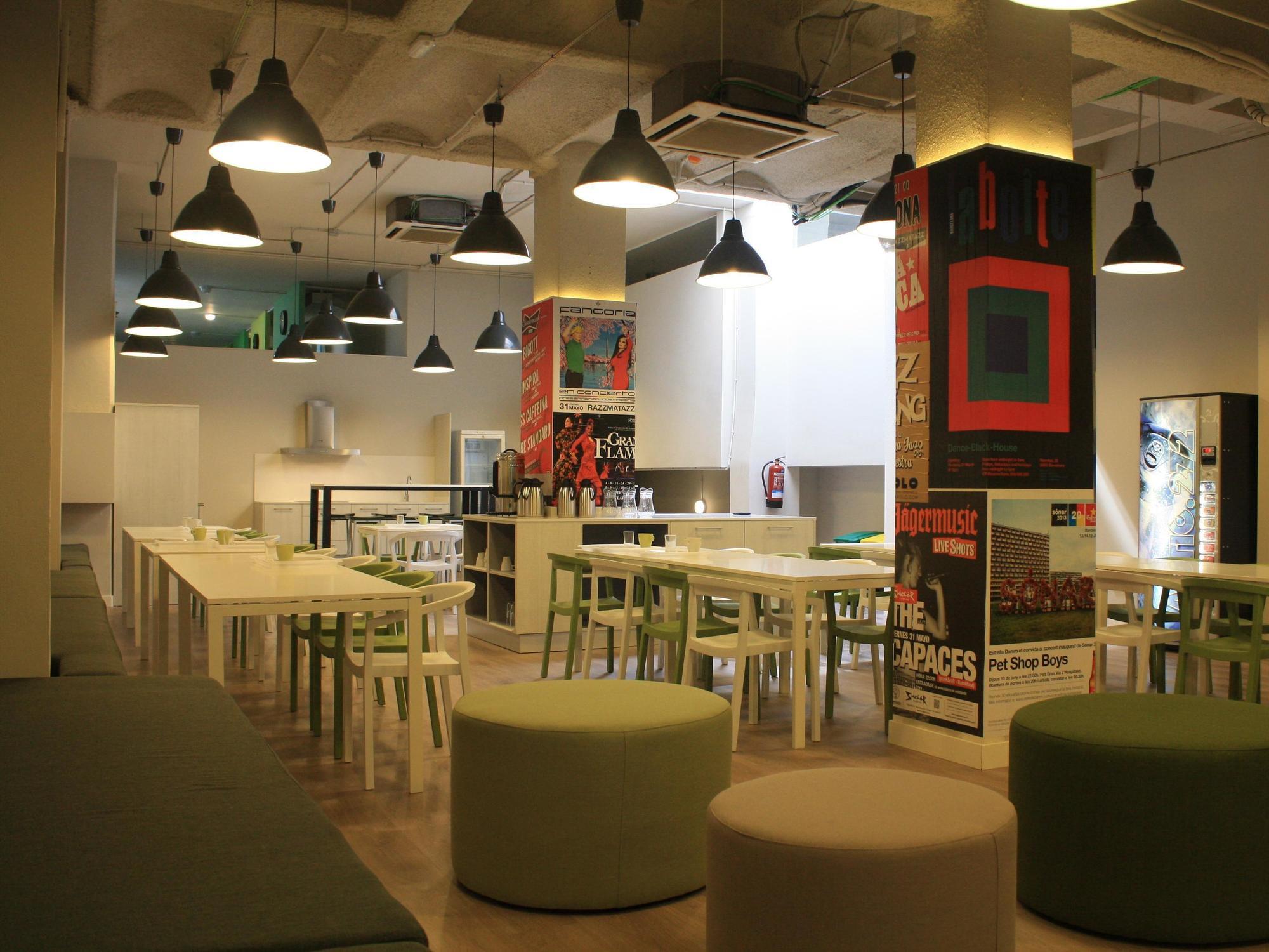 Hostal Hola Eixample Barcelona