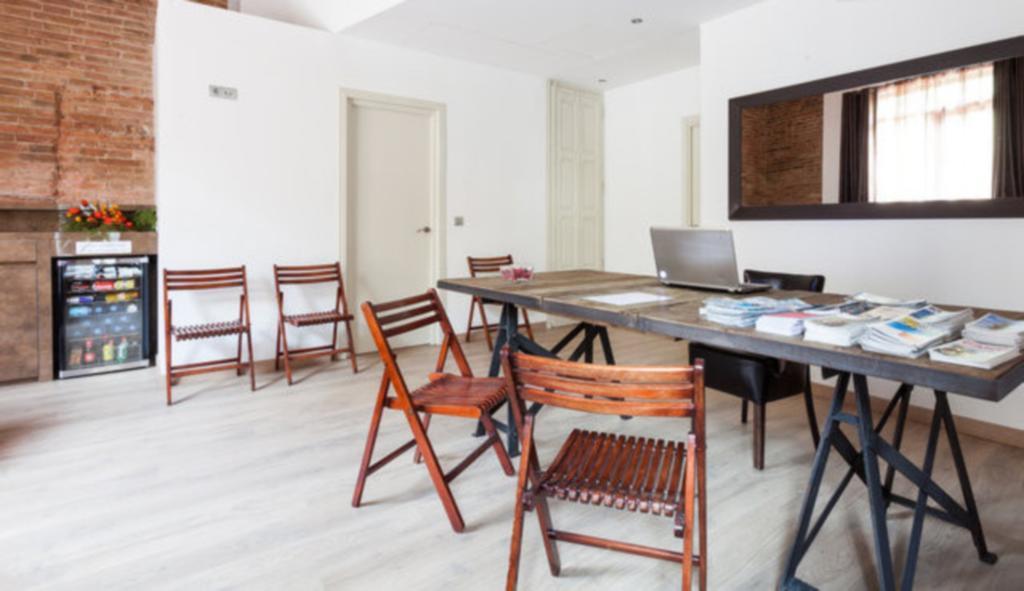 Aparthotel Bcnstop Parc Gueell 3*