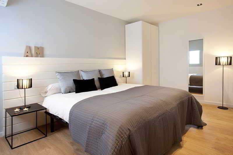 Rent Rambla Catalunya Barcelona